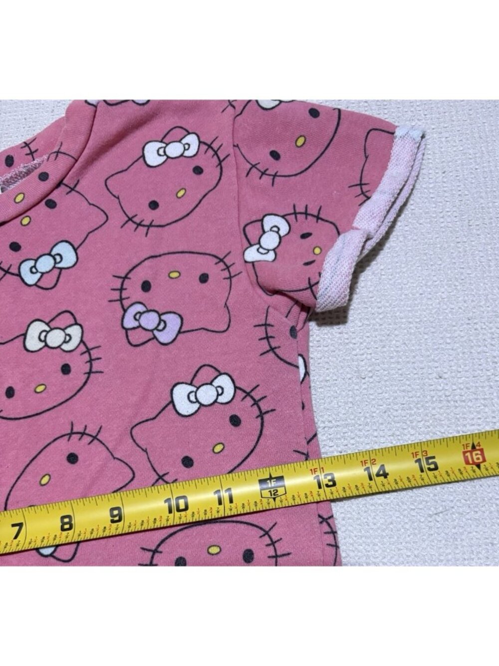 Hello Kitty Girls 5/6 Pink Graphic T Shirt Sanrio Short Sleeve Cute Top - Picture 3 of 7
